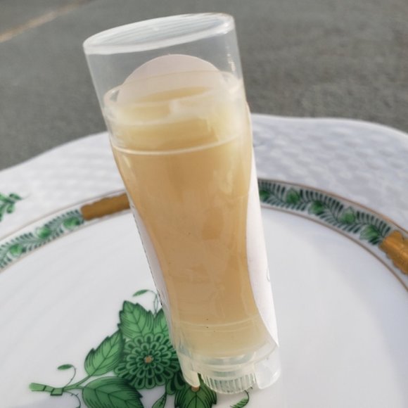 2 Lip Balms Organic PEPPERMINT Hand Crafted NWT - Picture 4 of 11